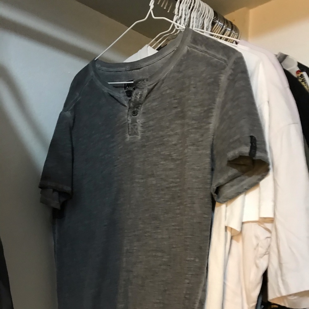 Ambig button collar t shirt